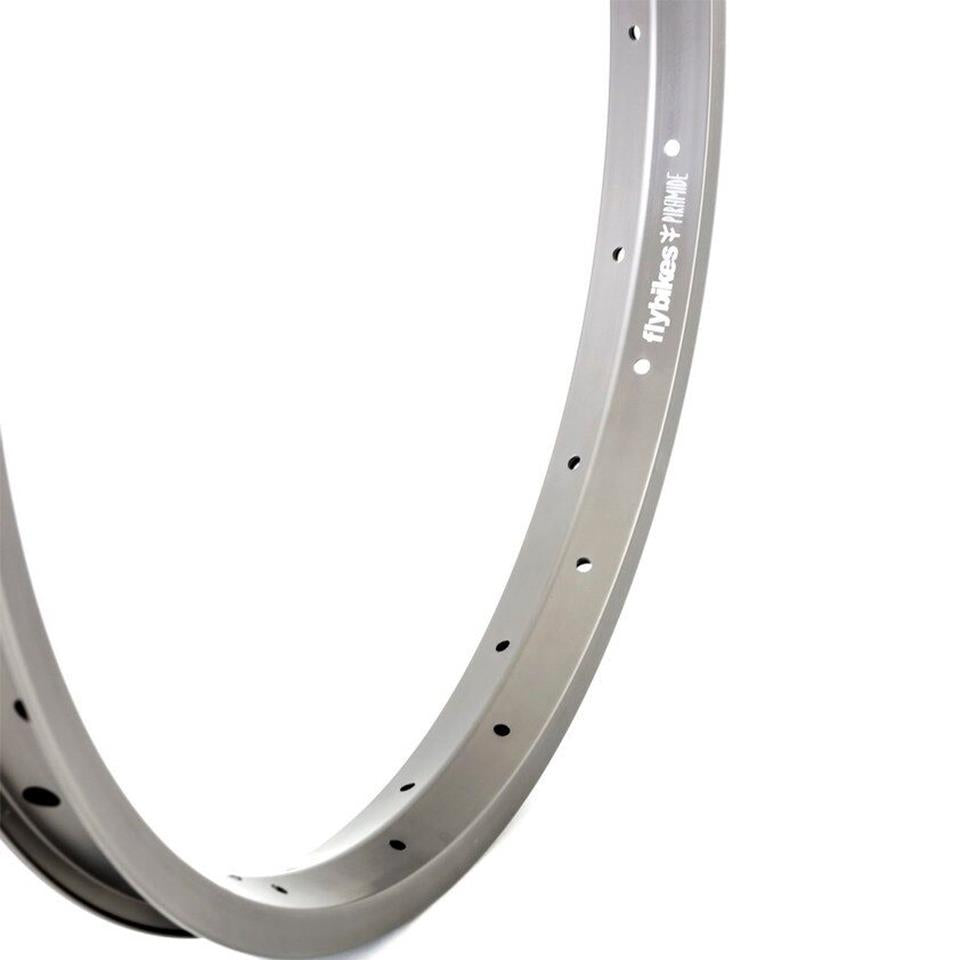 Fly Piramide Rim